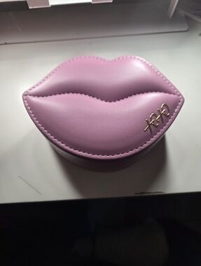 Kendra Scott Pink Lip-Shaped Jewelry Box